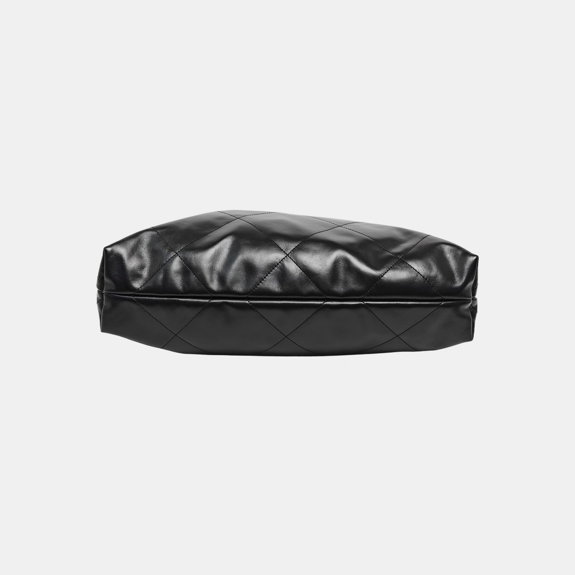 CHANEL 22 Medium Quilted Calfskin Black