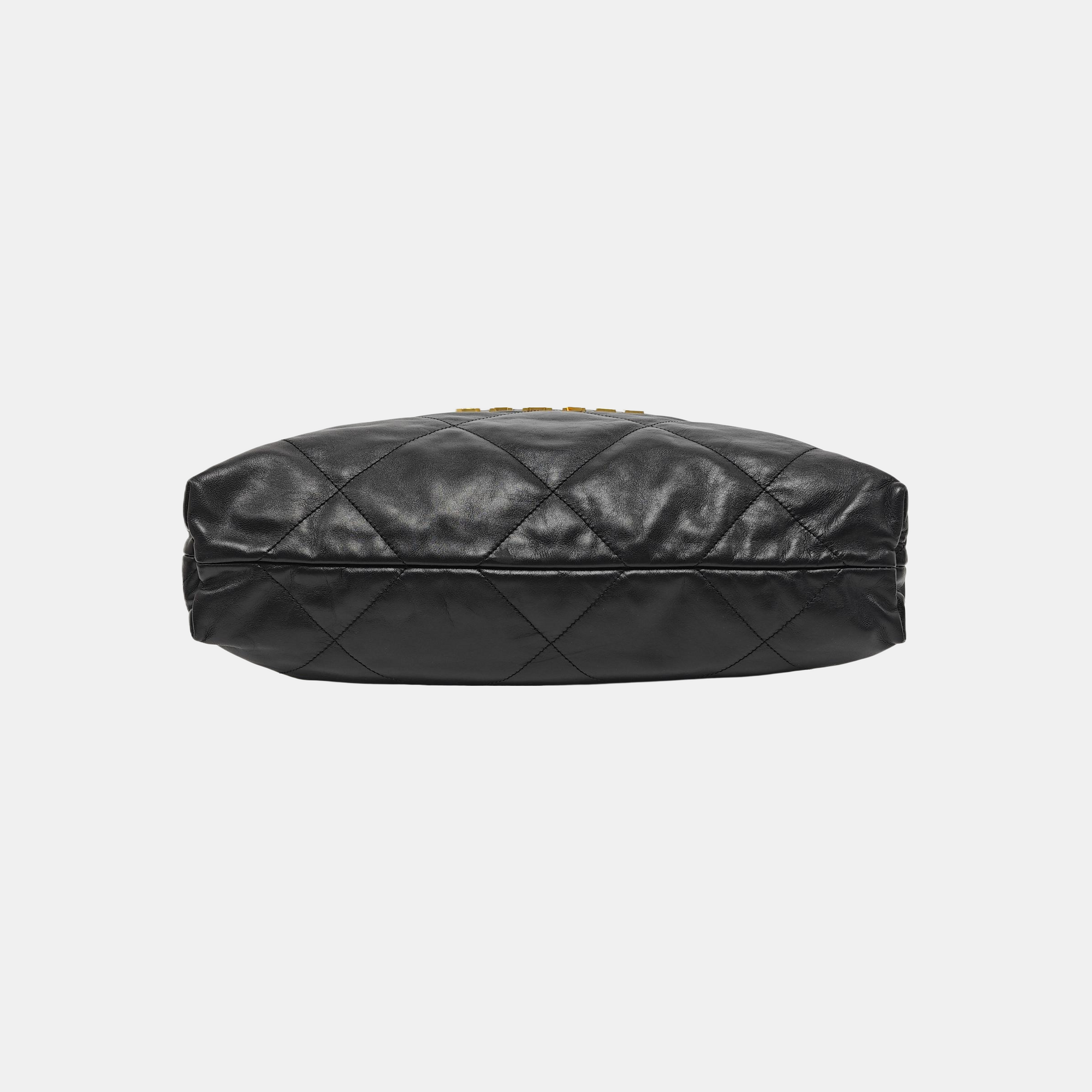CHANEL 22 Medium Quilted Calfskin Black