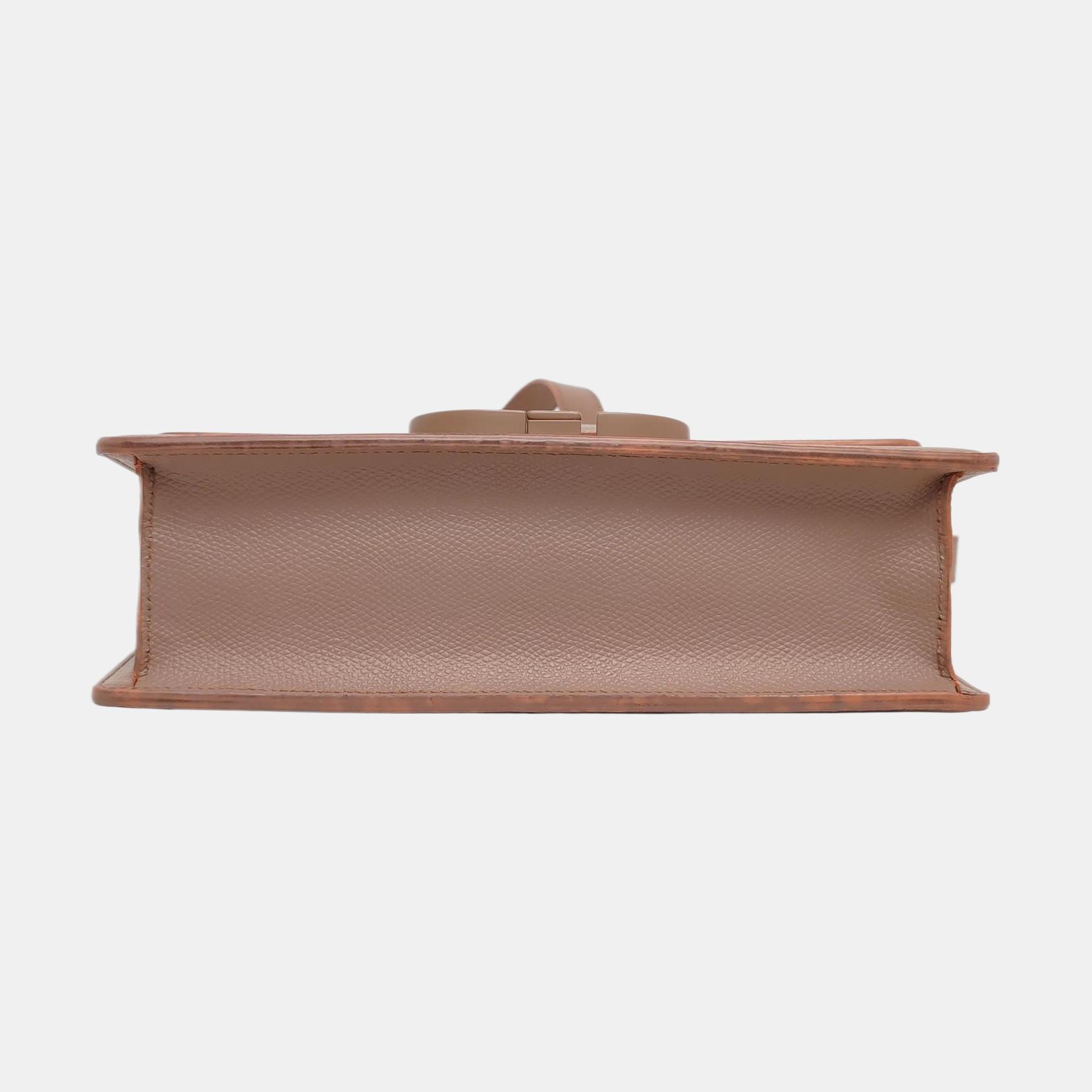 Authenticated pre-owned  30 Montaigne Calfskin Beige - Crossbody Bag at Looply