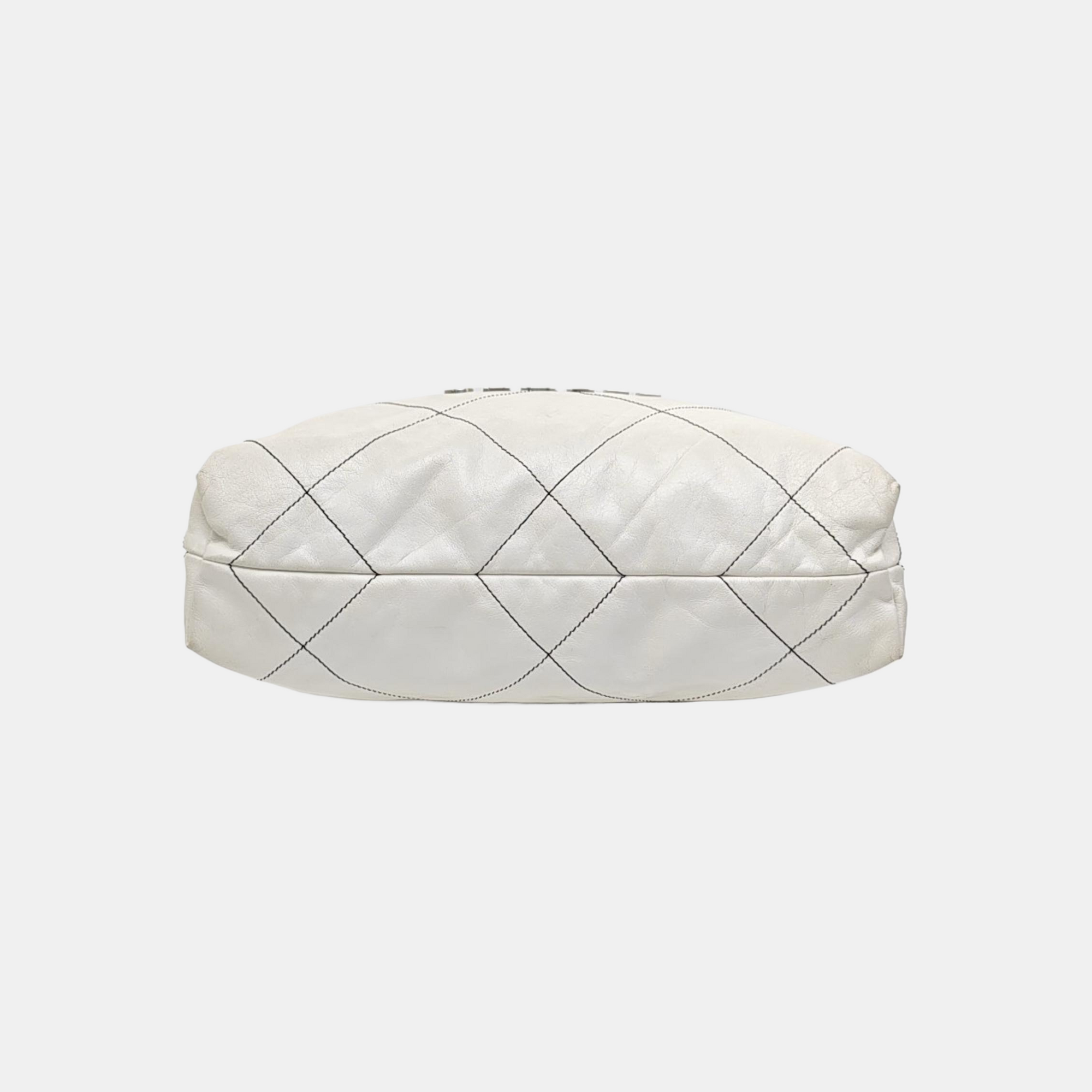 CHANEL 22 Small Quilted Calfskin White