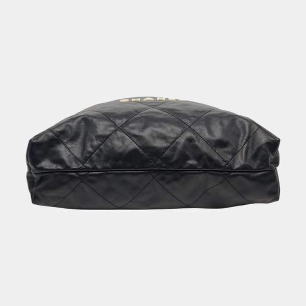 CHANEL 22 Medium Quilted Calfskin Black