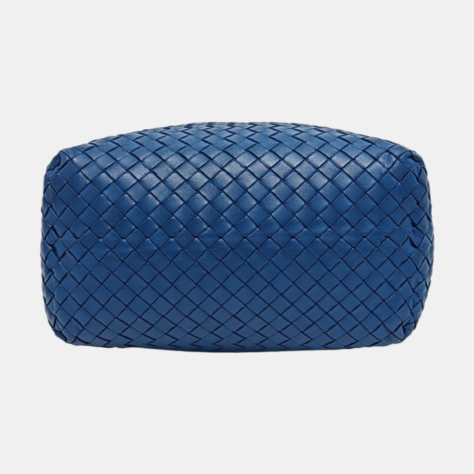 Cesta de piel de cordero azul