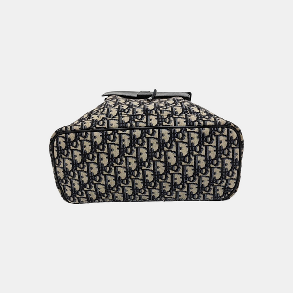Motion Quilted Canvas Black
