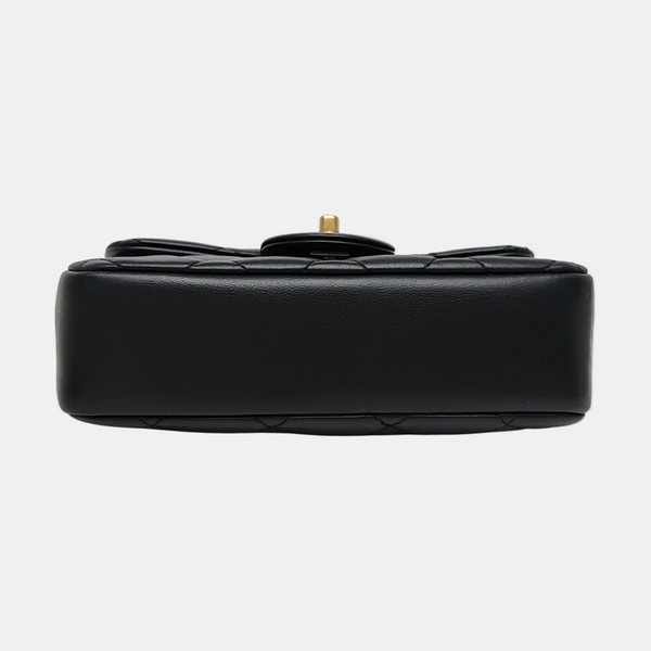 Authenticated pre-owned  CLASSIC FLAP Small Quilted Lambskin Black - Shoulder Bag at Looply