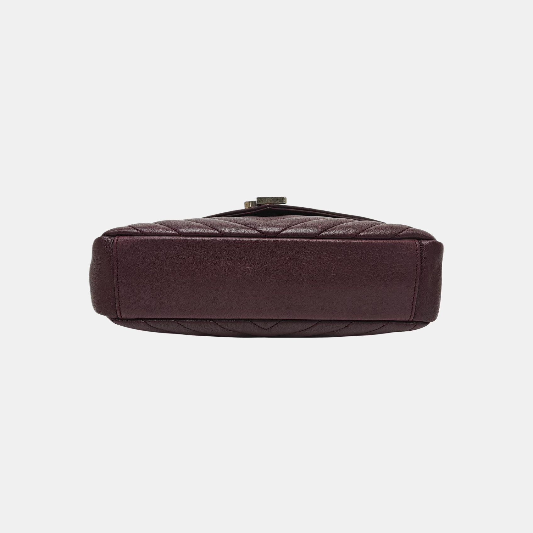 COLLEGE Medium Chevron Lambskin Red