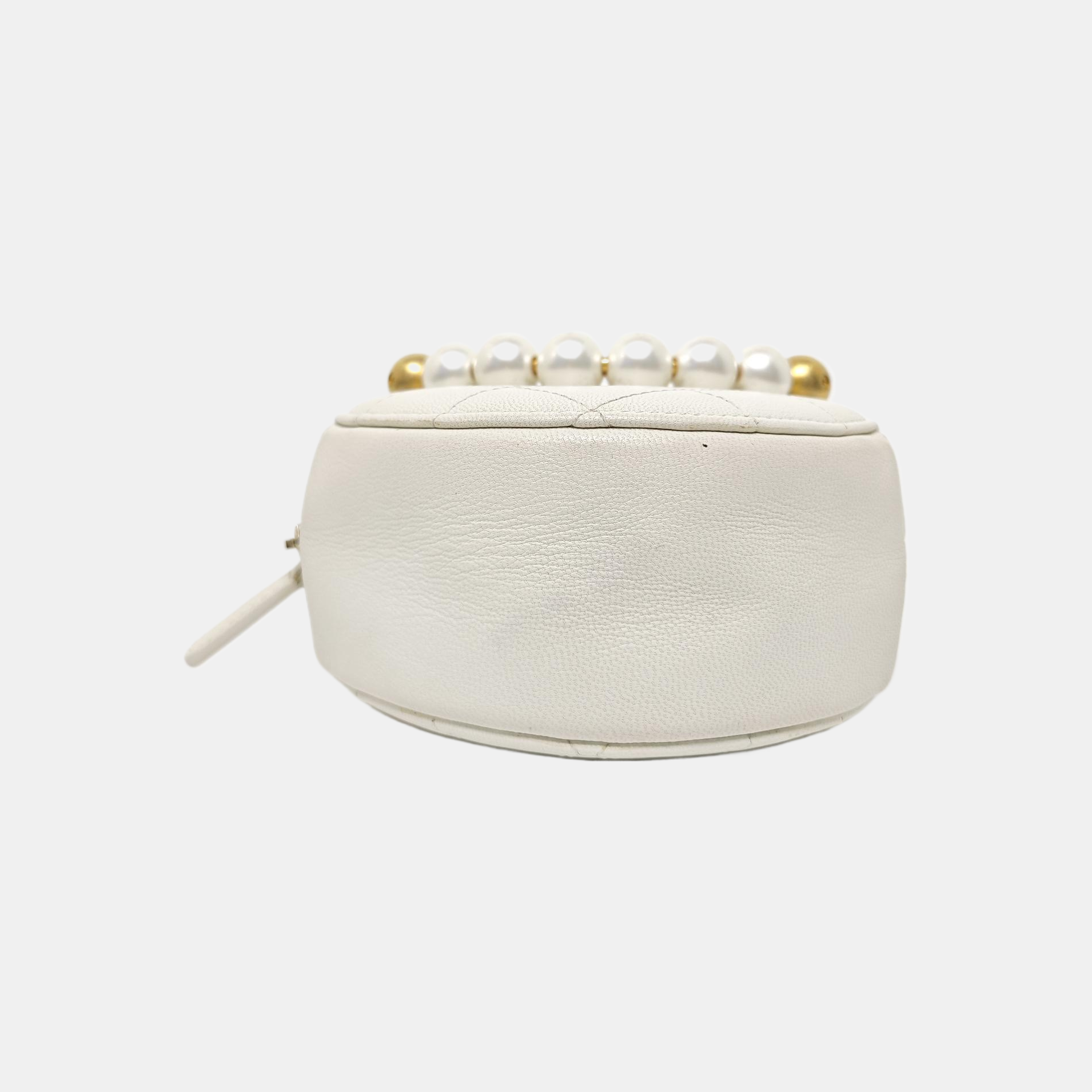 ROUND Quilted Lambskin White