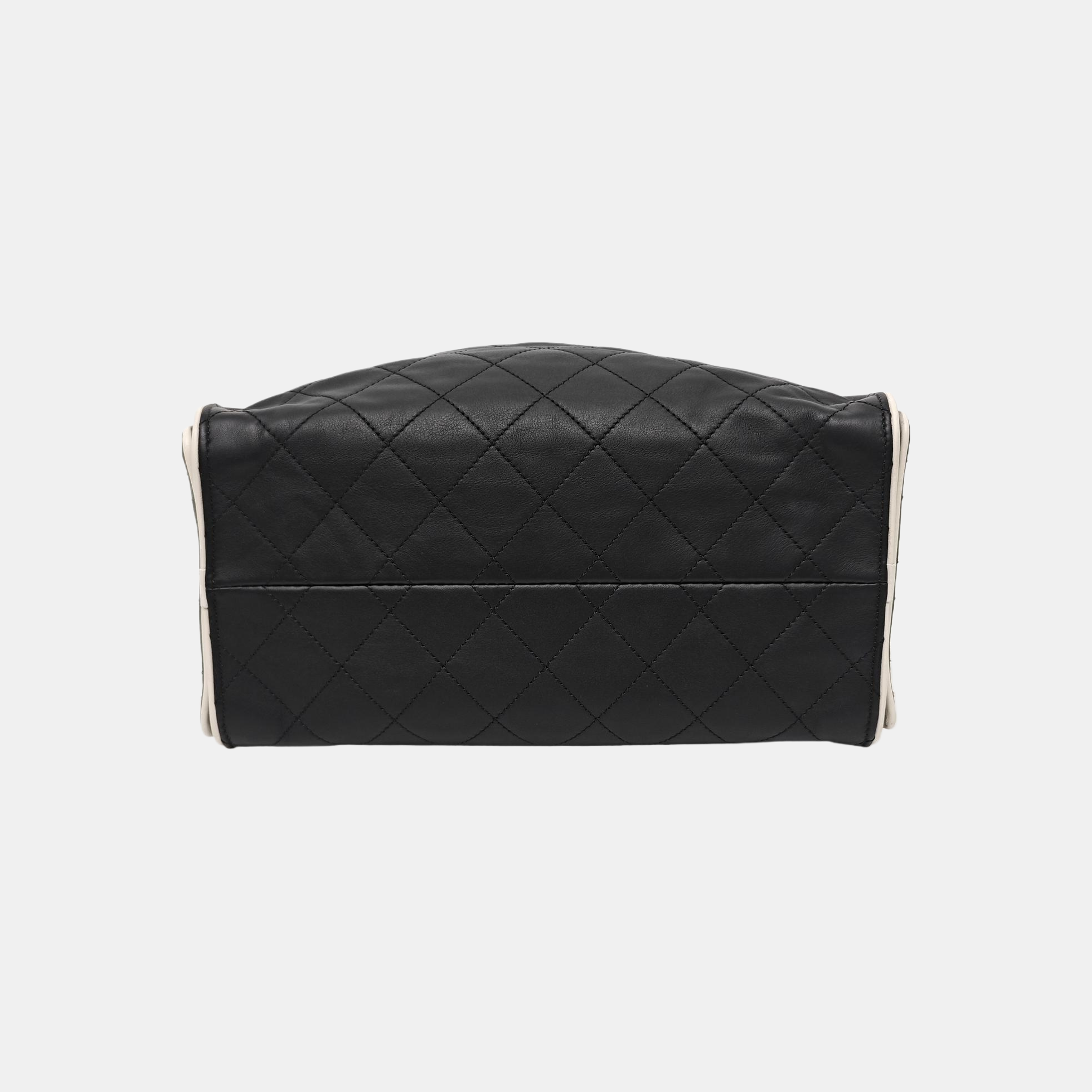 CHANEL 25 Small Quilted Calfskin Black