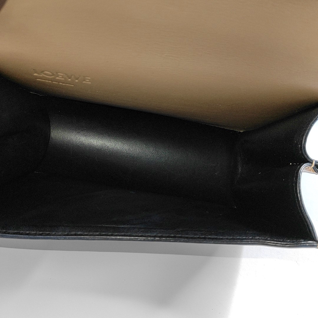 Authenticated pre-owned  Barcelona Calfskin Brown - Shoulder Bag at Looply