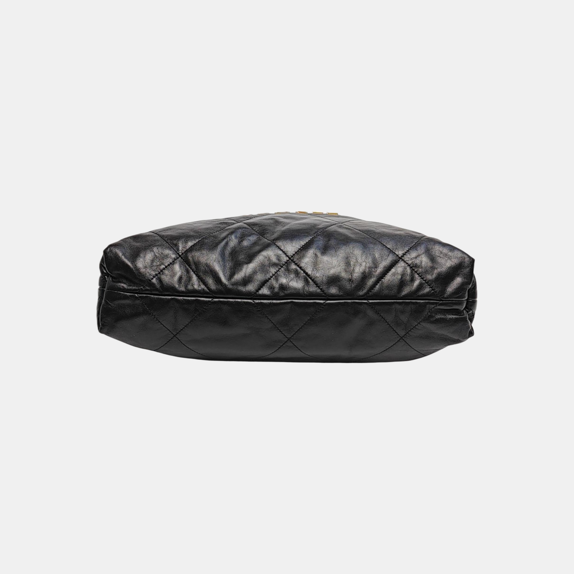 CHANEL 22 Medium Quilted Calfskin Black