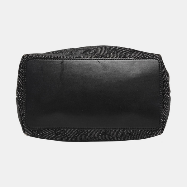 Monogram Canvas Black