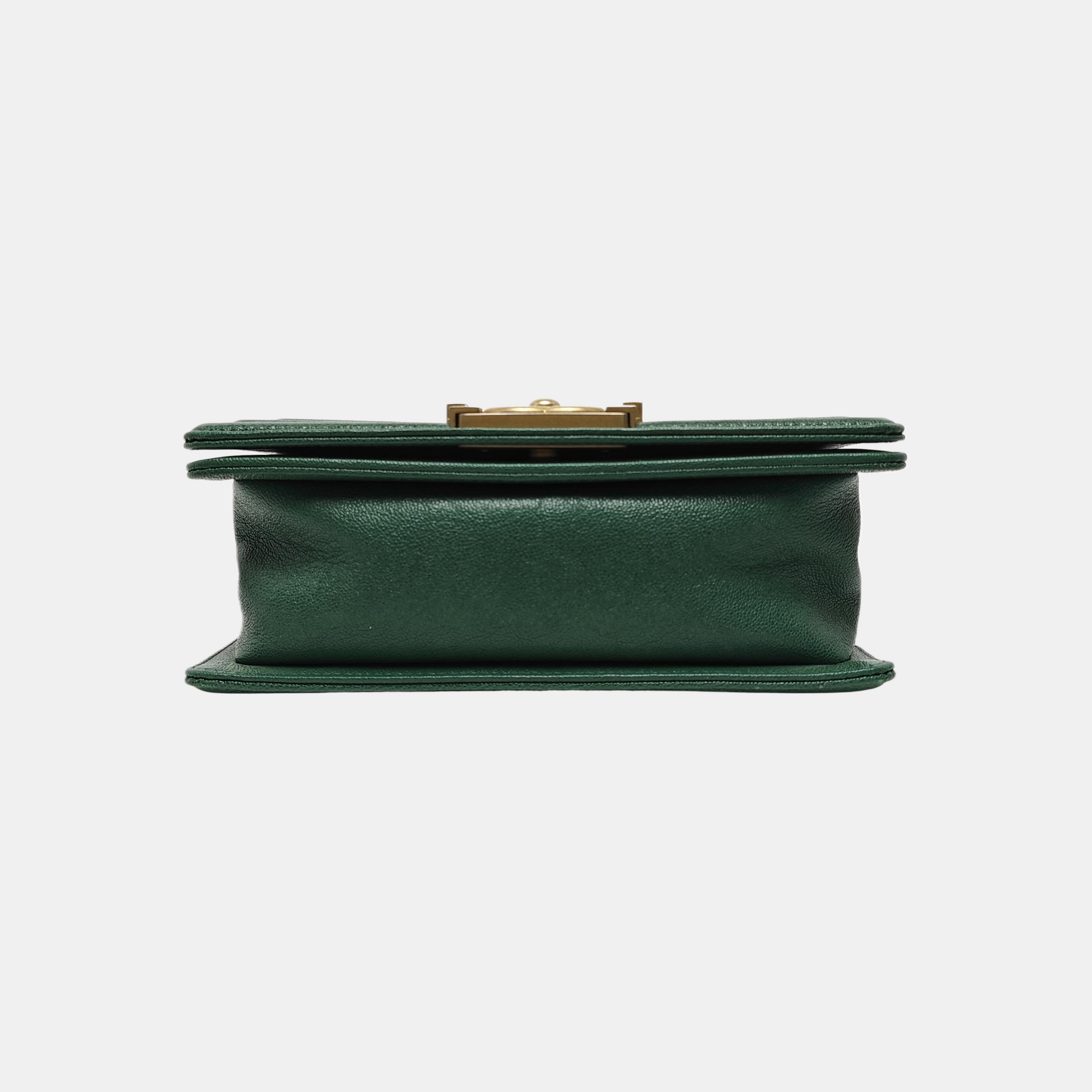 Authenticated pre-owned  BOY CHANEL Small Quilted Grained Calfskin Green - Shoulder Bag at Looply