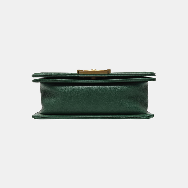 Authenticated pre-owned  BOY CHANEL Small Quilted Grained Calfskin Green - Shoulder Bag at Looply