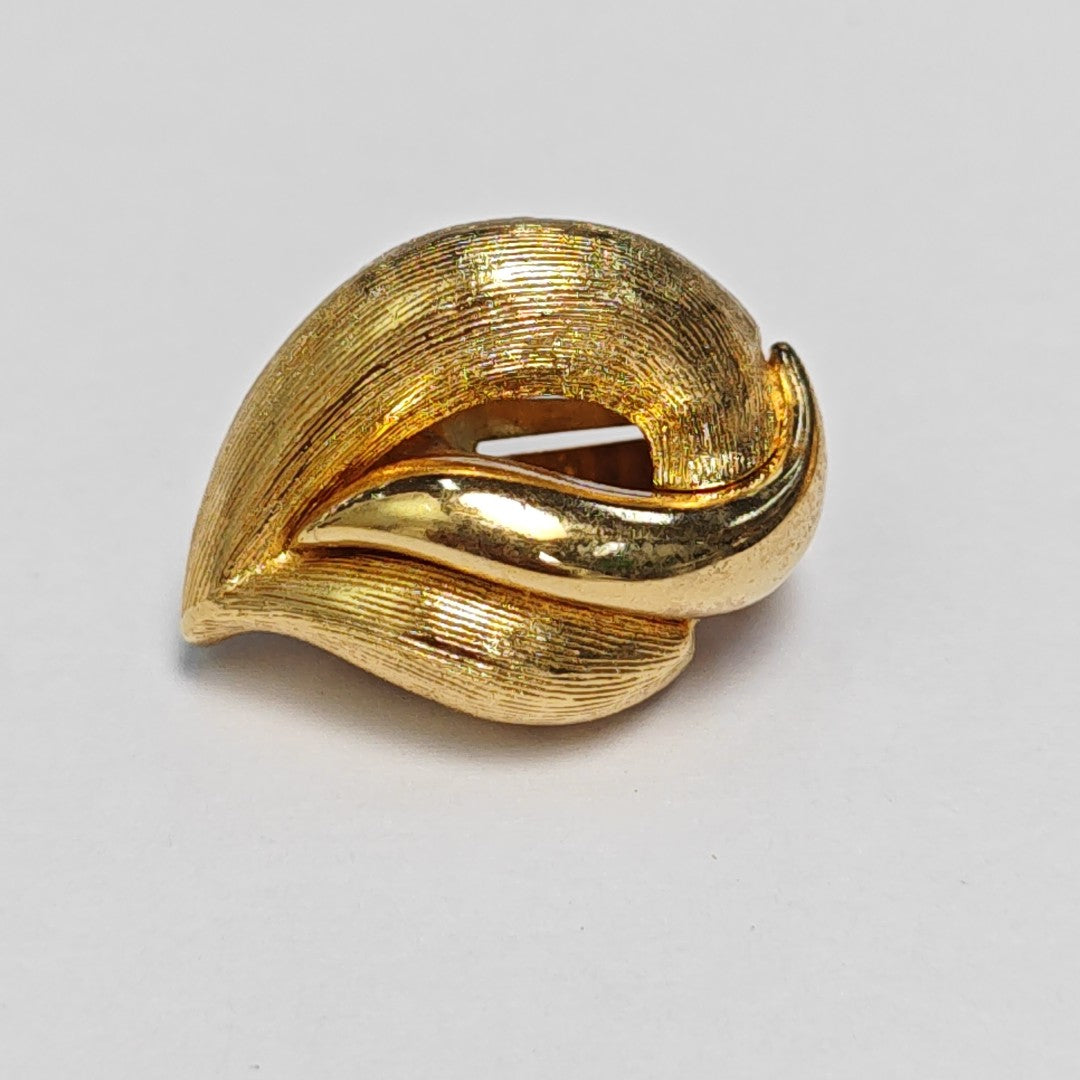 Metal Gold Clip On Earrings