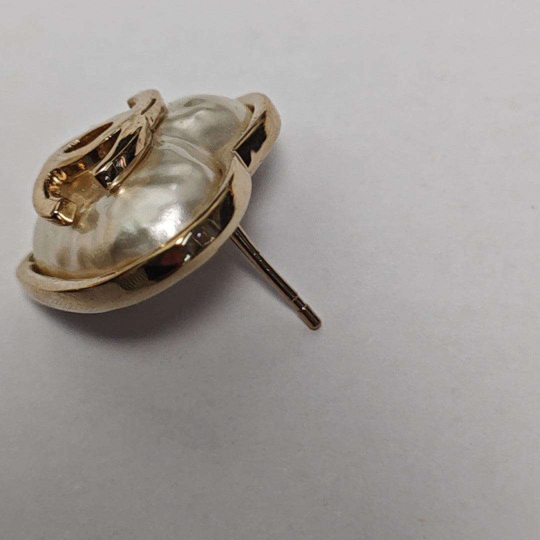 Metal Gold Stud Earrings