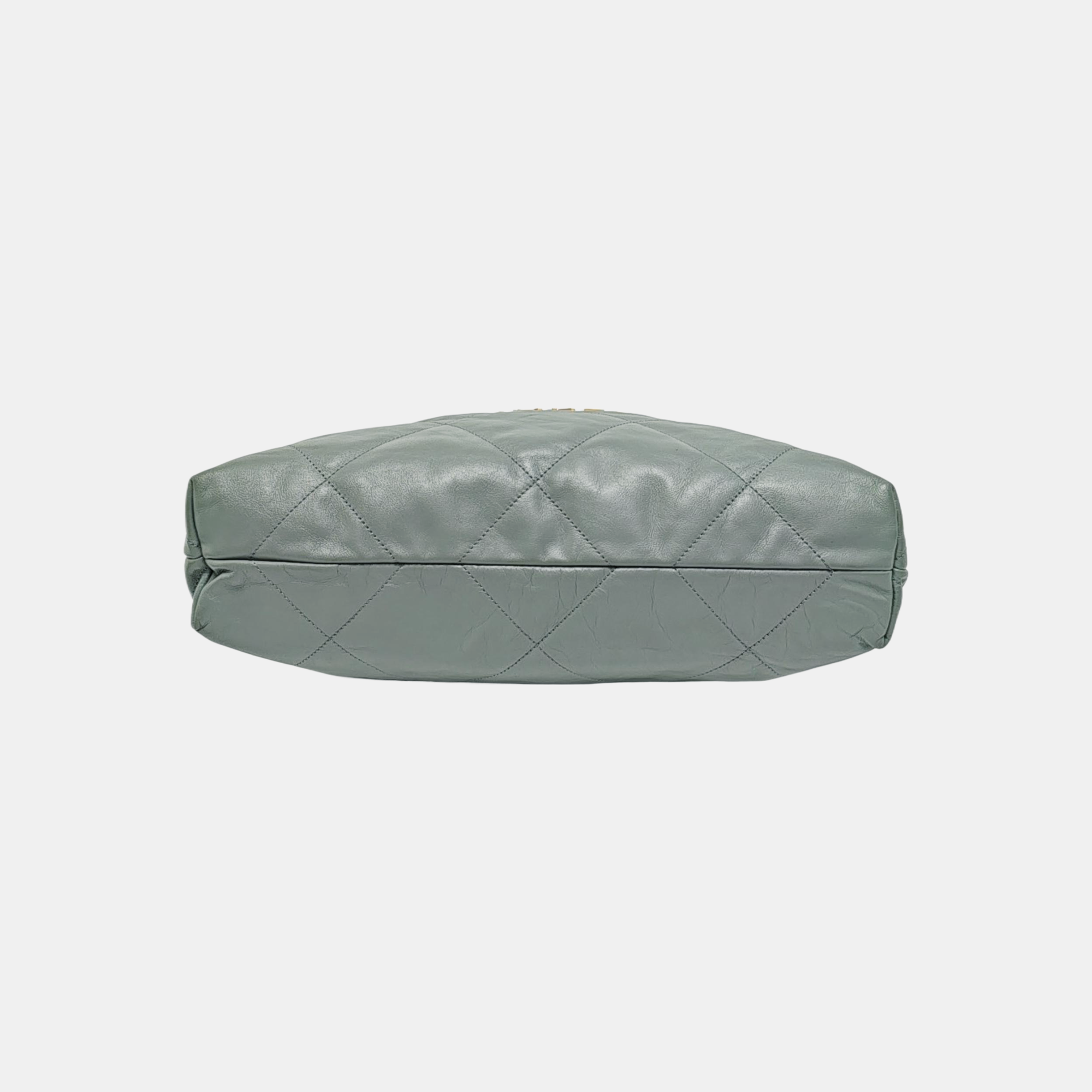 CHANEL 22 Medium Quilted Calfskin Green
