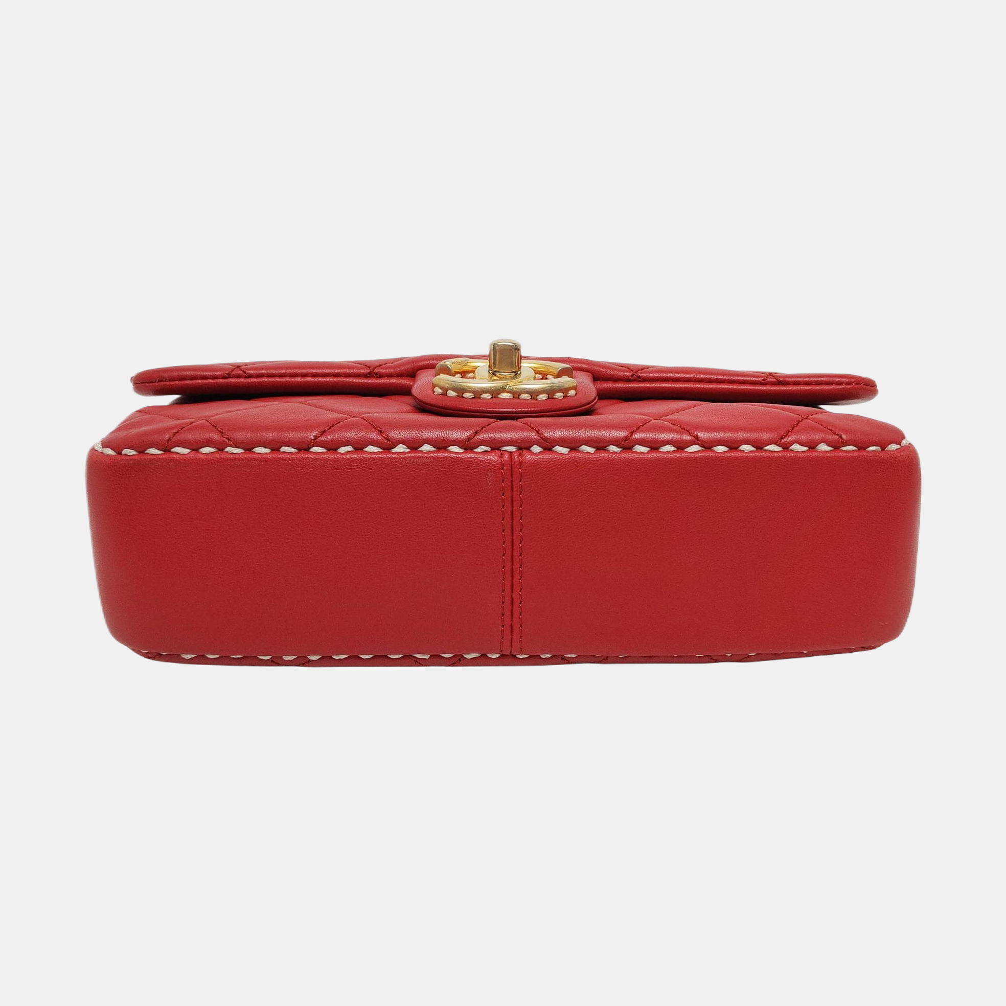 Authenticated pre-owned  CLASSIC FLAP Quilted Lambskin Red - Shoulder Bag at Looply