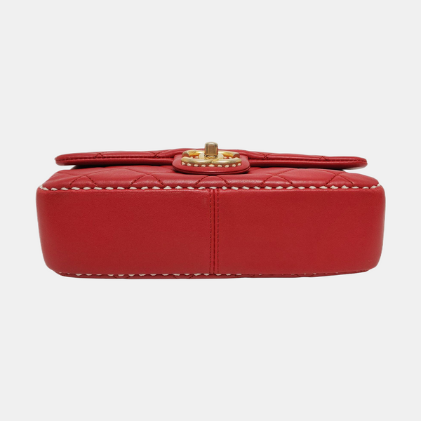 Authenticated pre-owned  CLASSIC FLAP Quilted Lambskin Red - Shoulder Bag at Looply