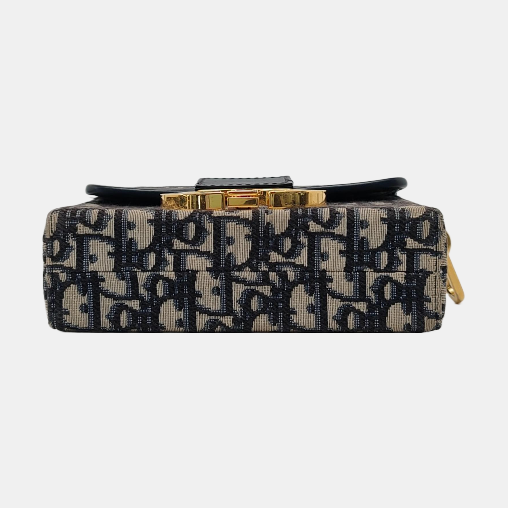 Authenticated pre-owned  30 Montaigne Oblique Canvas Blue - Crossbody Bag at Looply