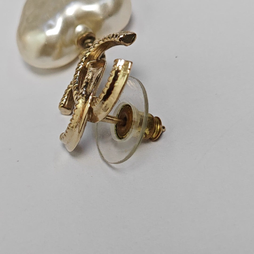 Metal Gold Earrings