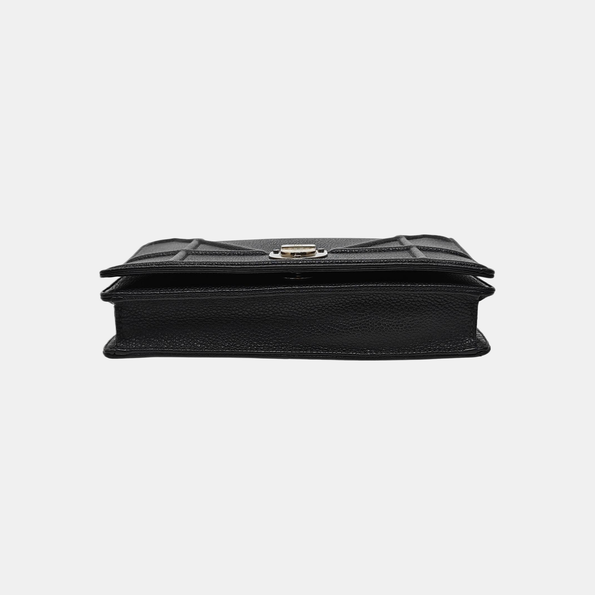 Authenticated pre-owned  Diorama Calfskin Black - Crossbody Bag at Looply