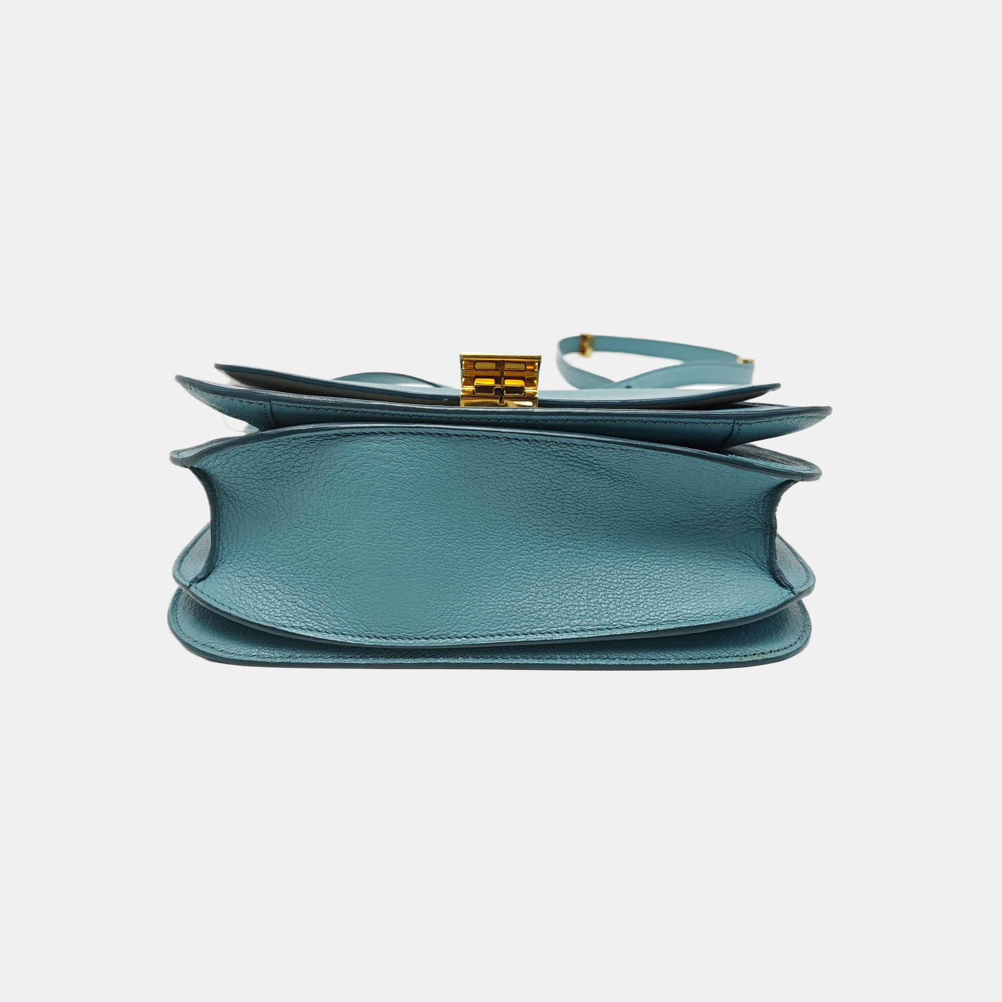 Authenticated pre-owned  CLASSIC BOX Medium Calfskin Blue - Shoulder Bag at Looply