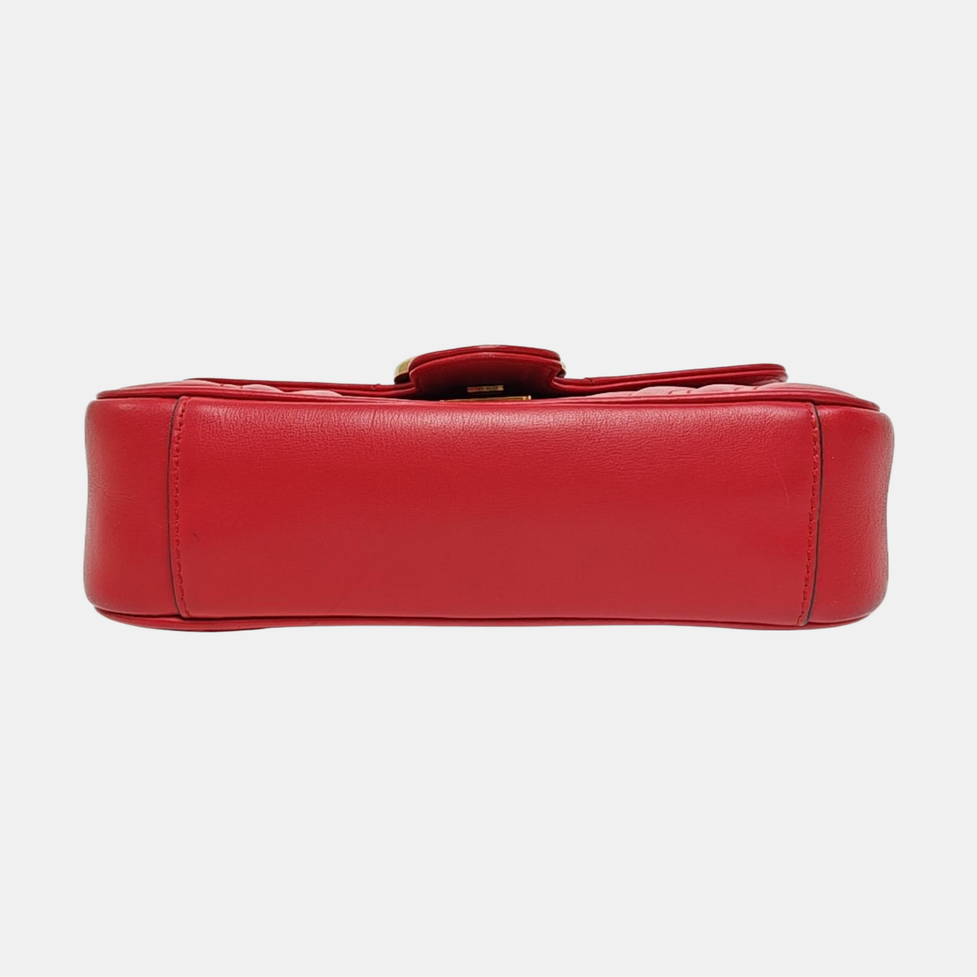 Authenticated pre-owned  GG Marmont Small Quilted Calfskin Red - Shoulder Bag at Looply