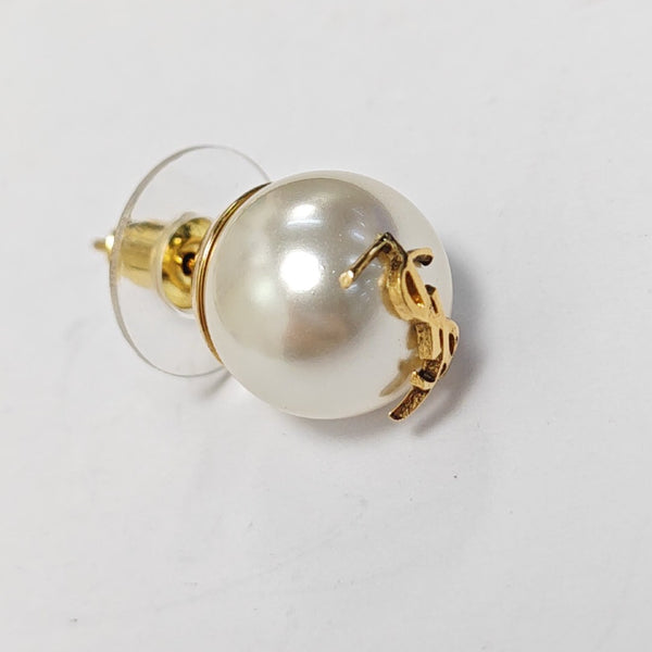 Metal Gold Stud Earrings