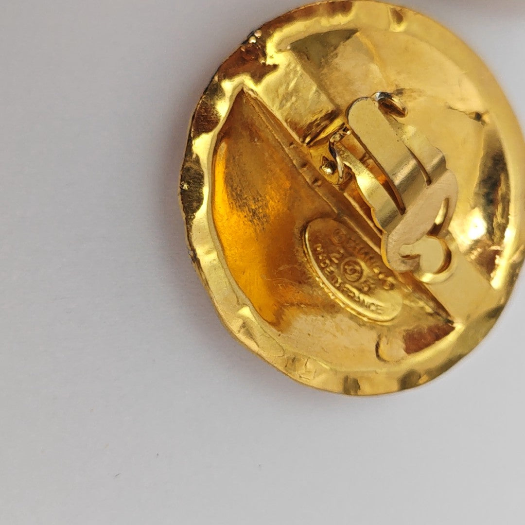 Vintage Metal Gold Clip On Earrings