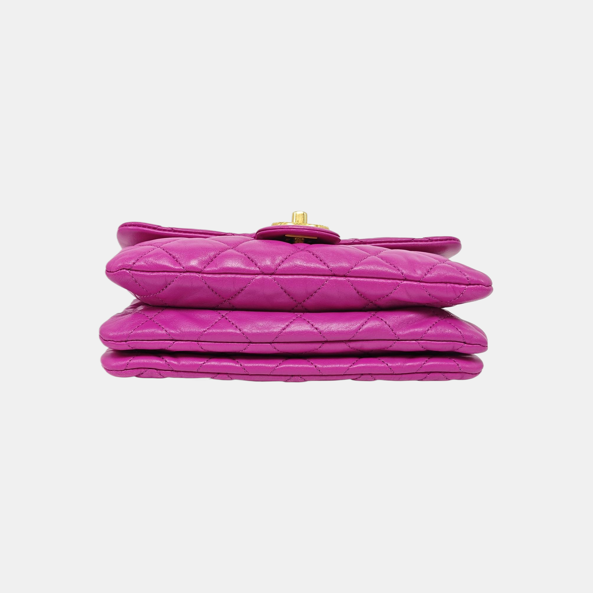 Authenticated pre-owned  CLASSIC FLAP Quilted Lambskin Purple - Shoulder Bag at Looply