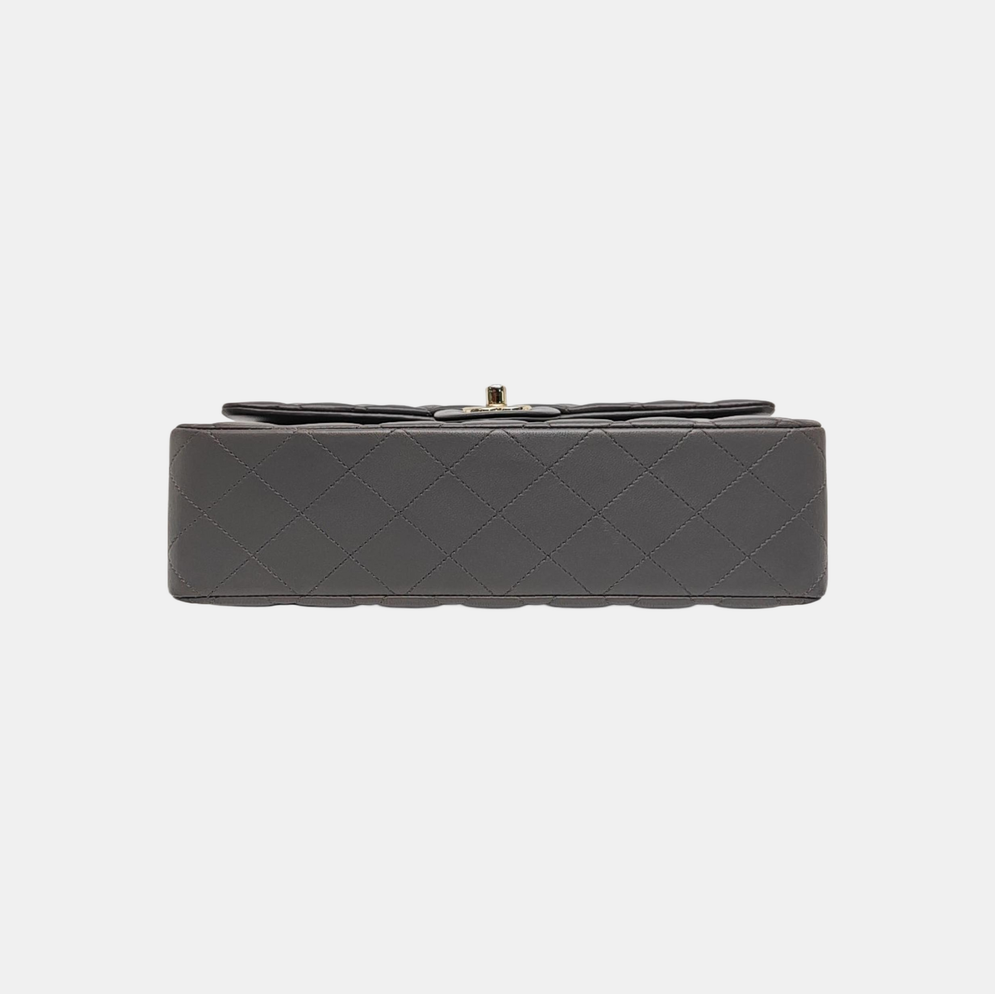 CLASSIC FLAP Medium Quilted Lambskin Gray