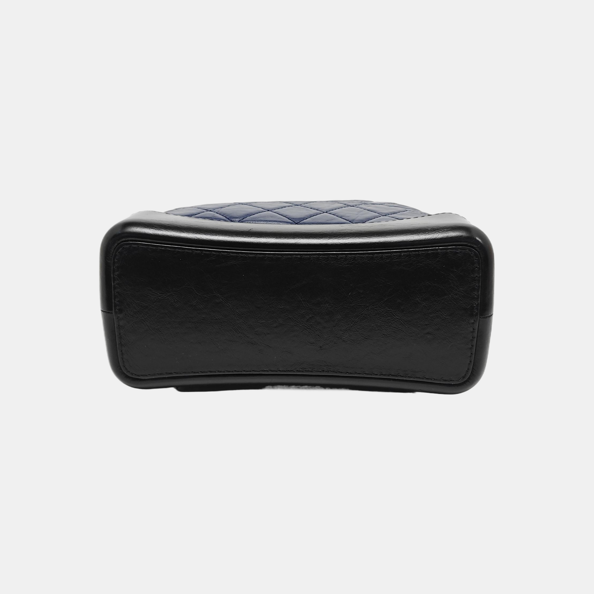 GABRIELLE Medium Quilted Calfskin Blue