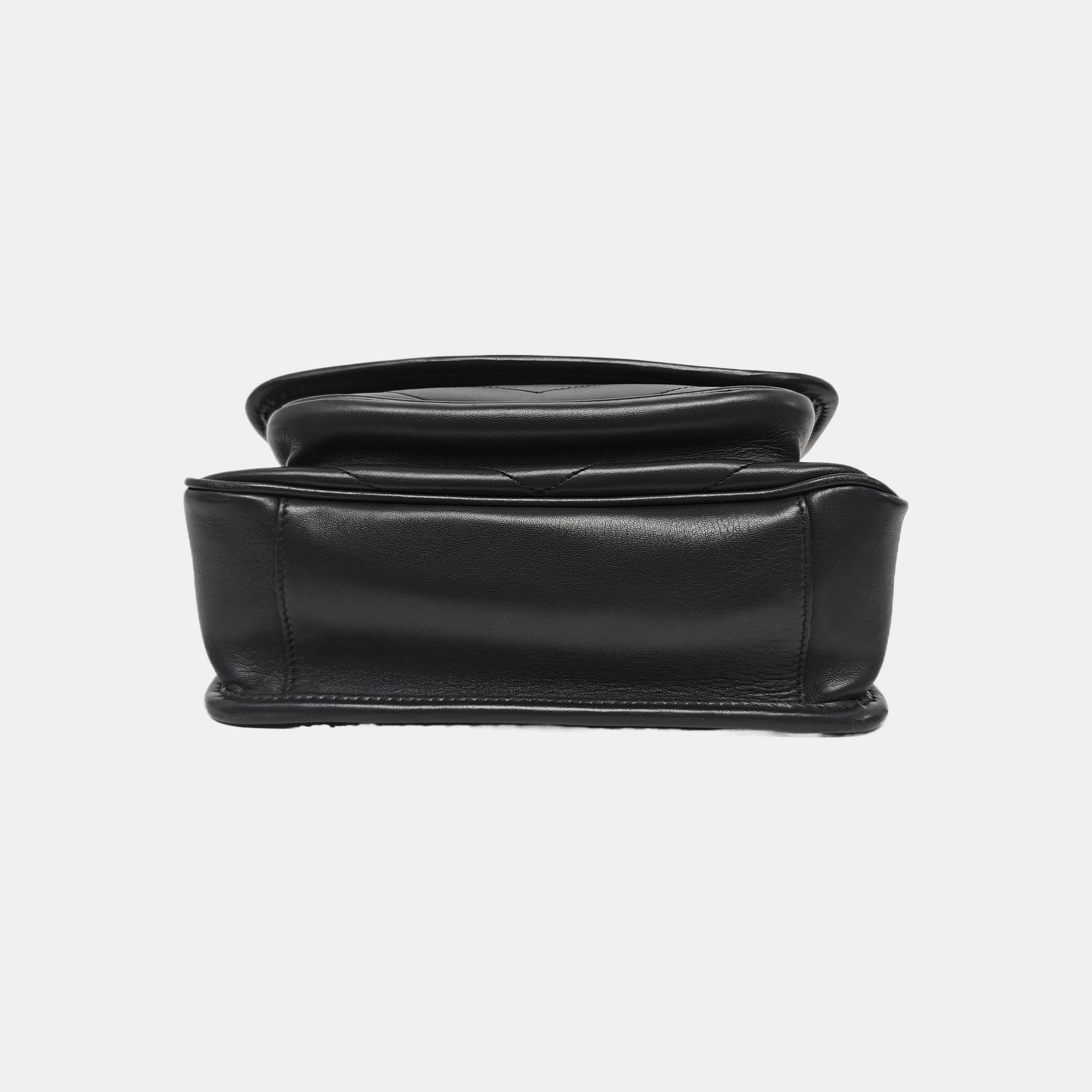 NIKI Small Chevron Lambskin Black