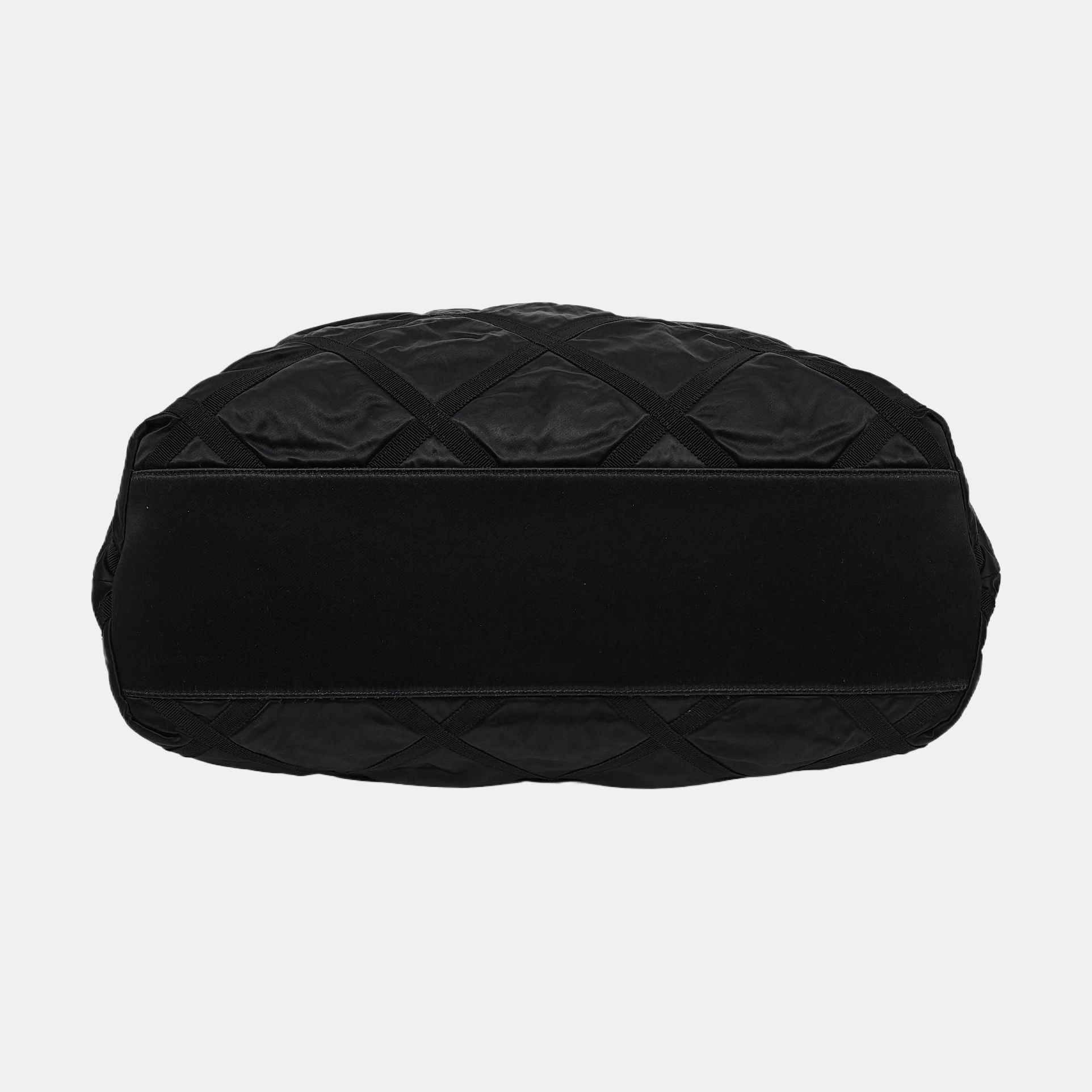 Quilted Nylon Medium Black