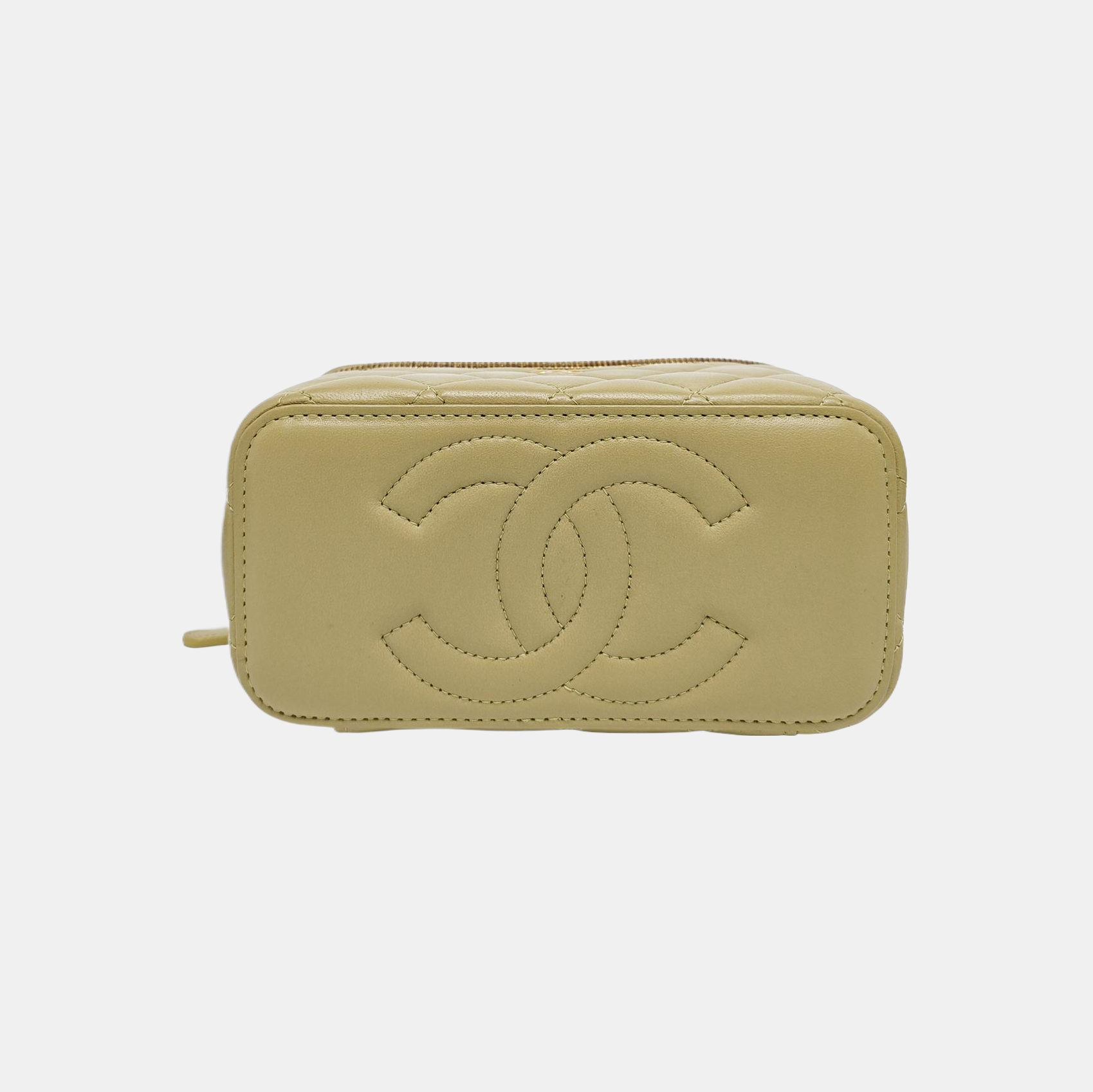 Authenticated pre-owned  VANITY CASE Quilted Lambskin Green - Shoulder Bag at Looply