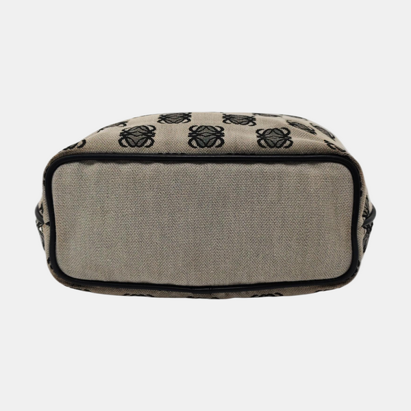 Monogram Canvas Gray