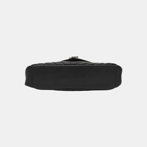 COLLEGE Large Chevron Calfskin Black