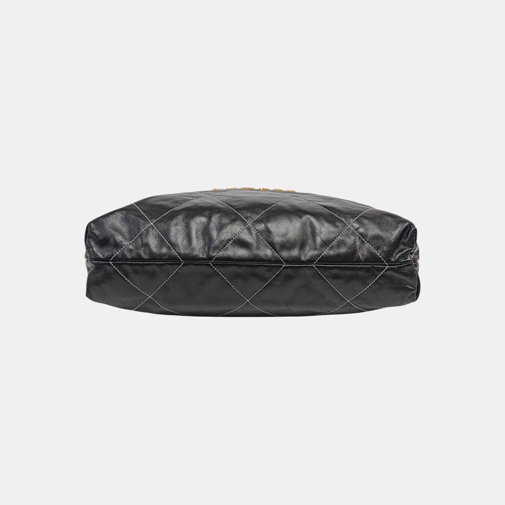 CHANEL 22 Small Quilted Calfskin Black