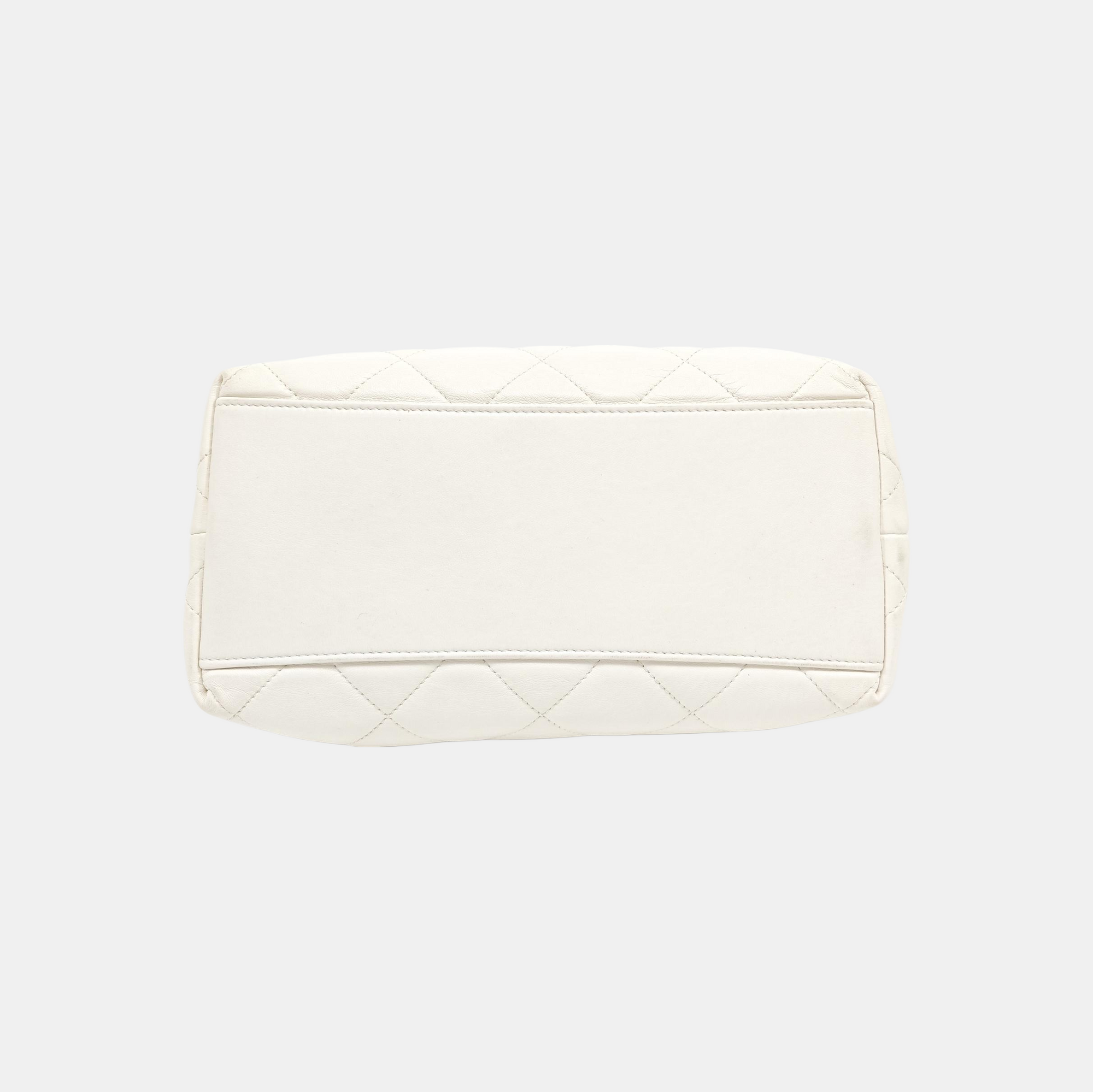 25P Quilted Lambskin White