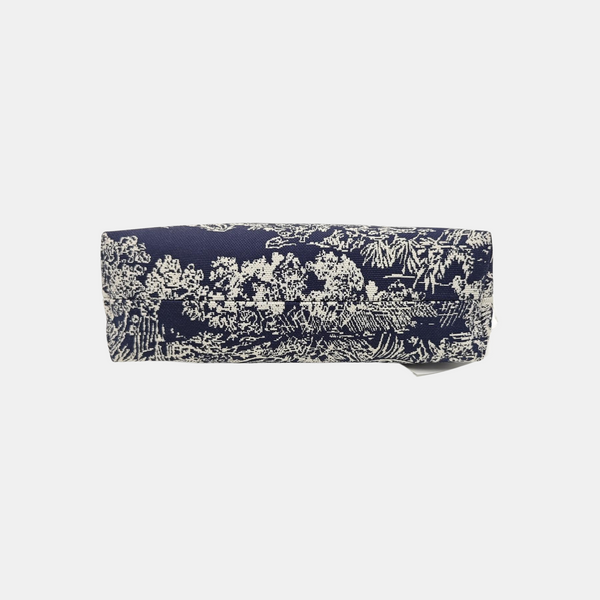 30 Montaigne Medium Fabric Blue