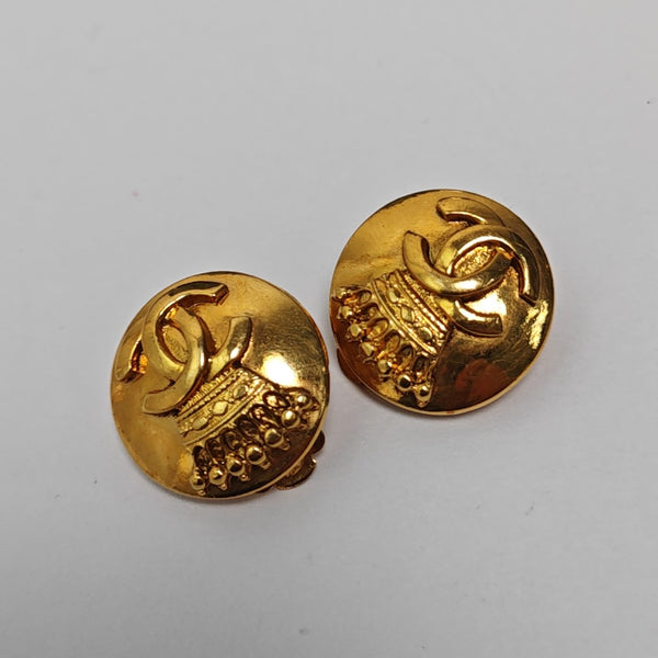 Vintage Metal Gold Clip On Earrings
