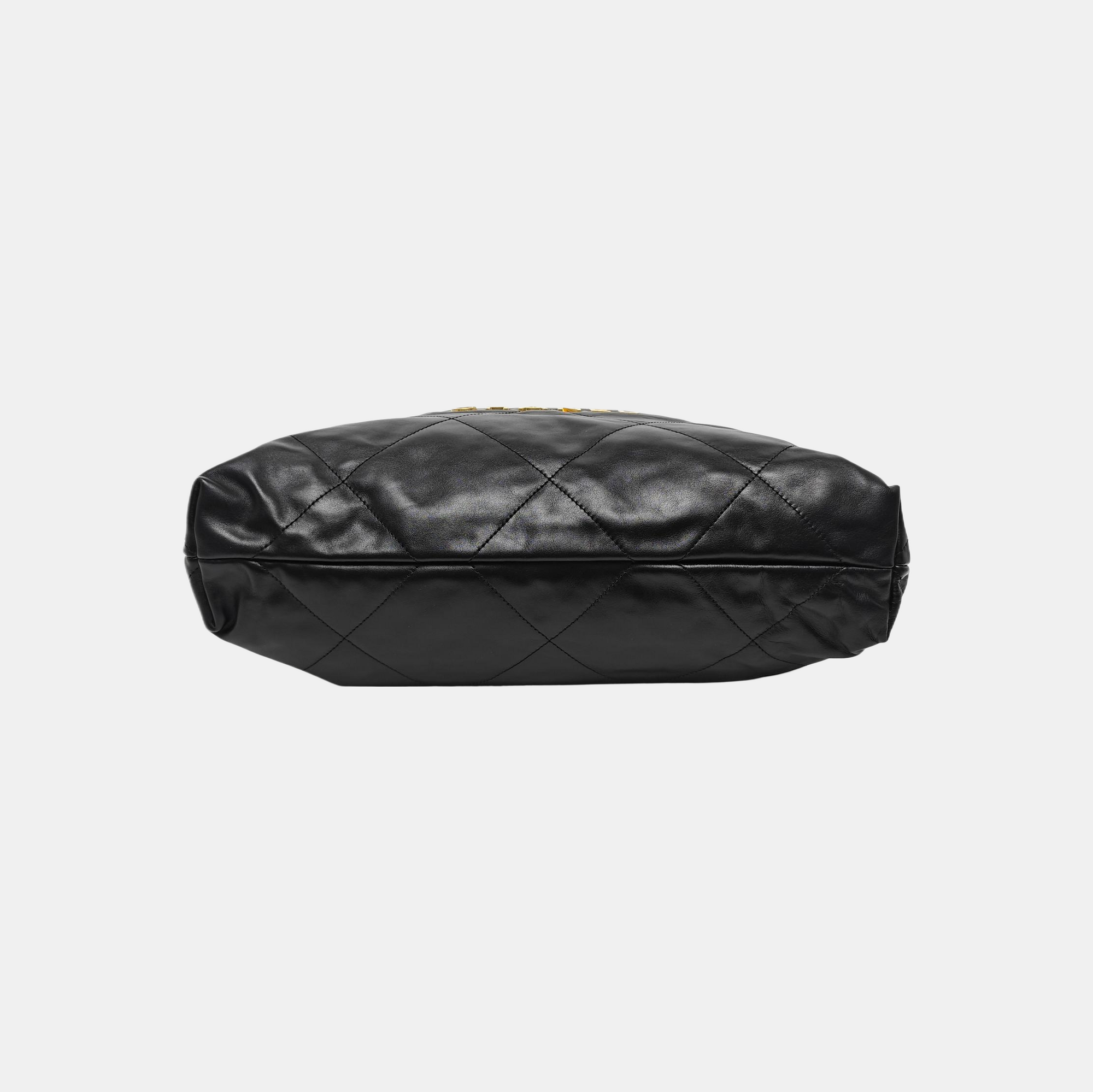 CHANEL 22 Small Quilted Calfskin Black