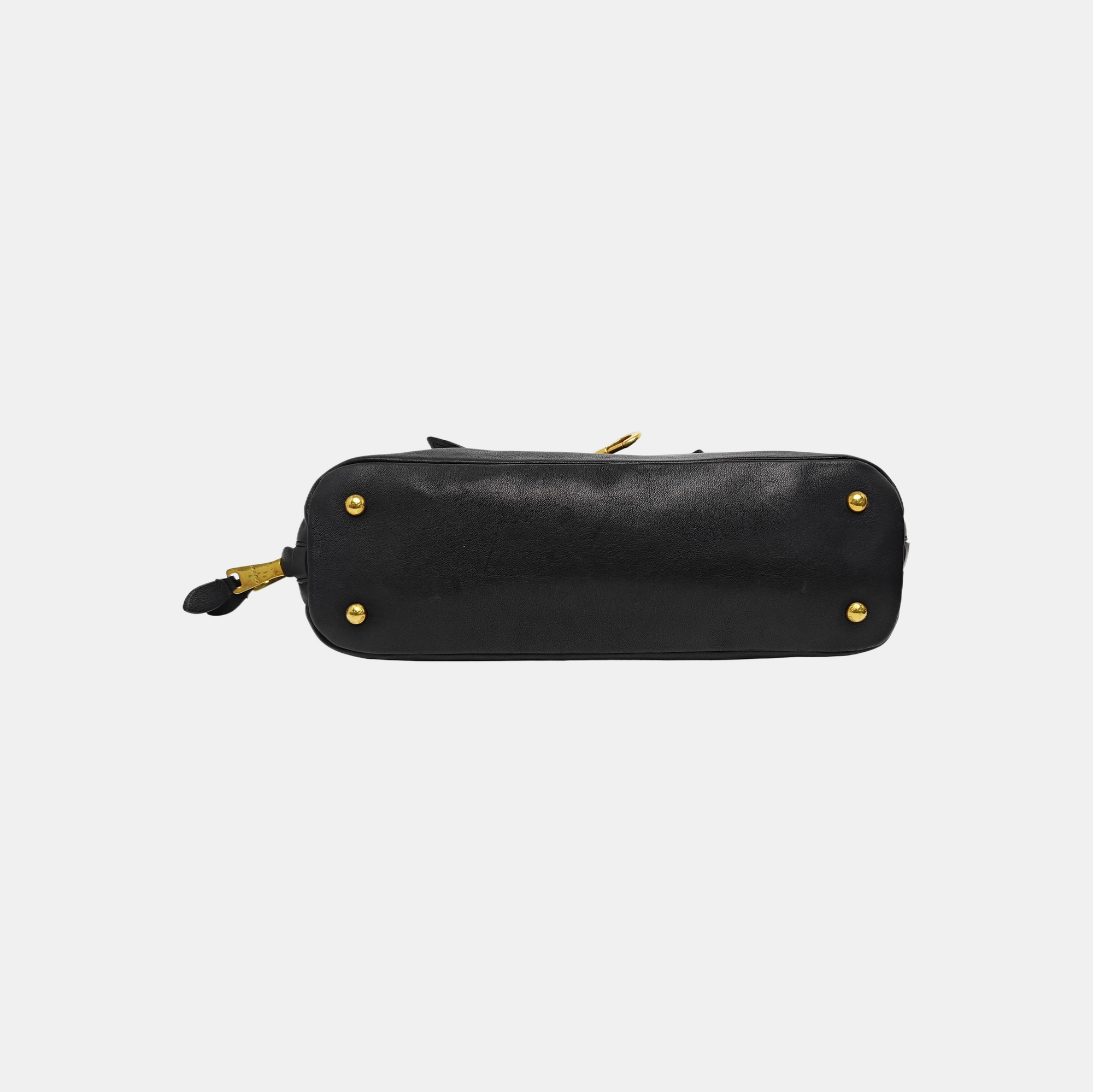 Aventure Lambskin Black