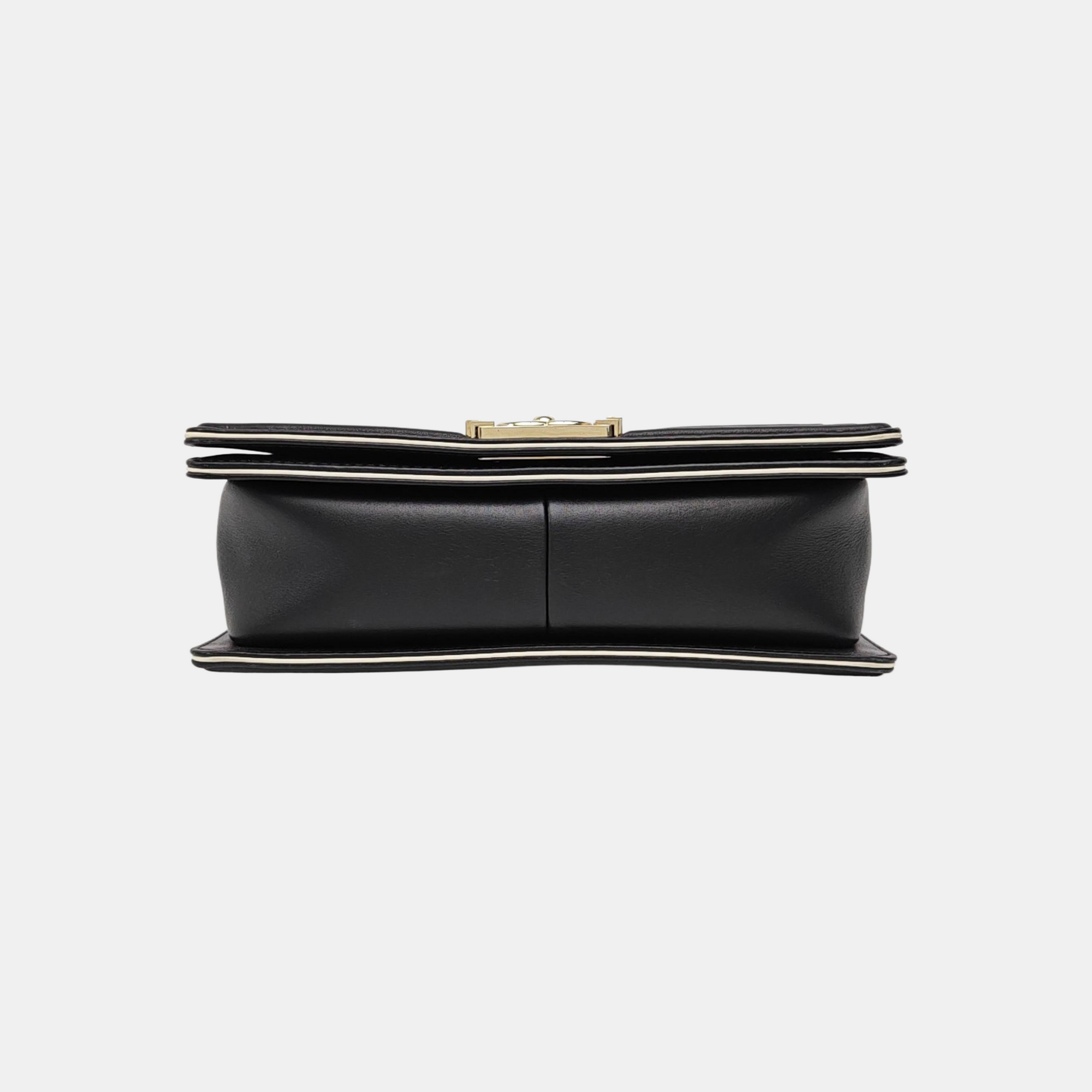 BOY CHANEL Medium Quilted Calfskin Black