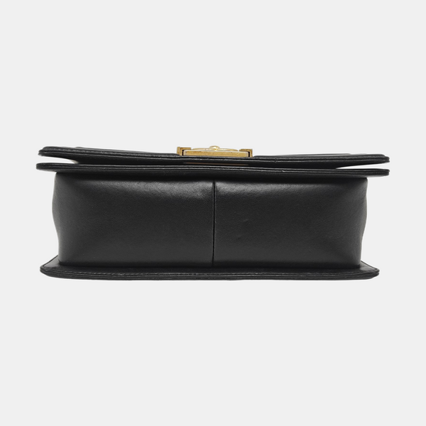 BOY CHANEL Medium Chevron, Quilted Lambskin Black