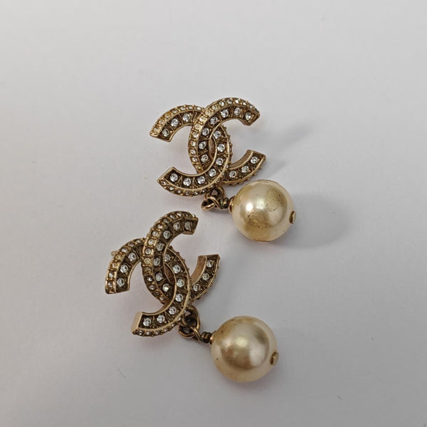 CC Logo Metal Gold Stud Earrings
