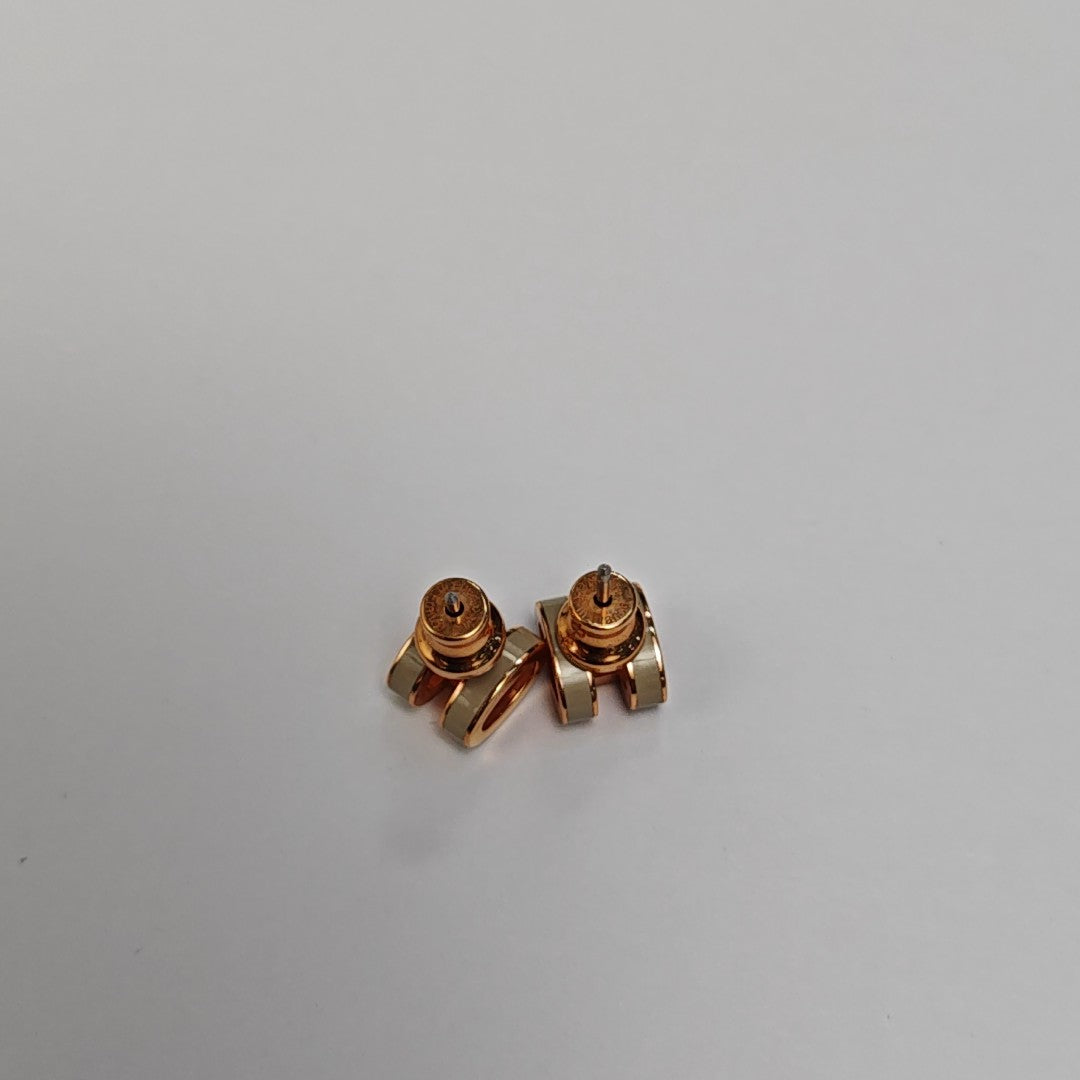 Pop H Metal Gray Stud Earrings