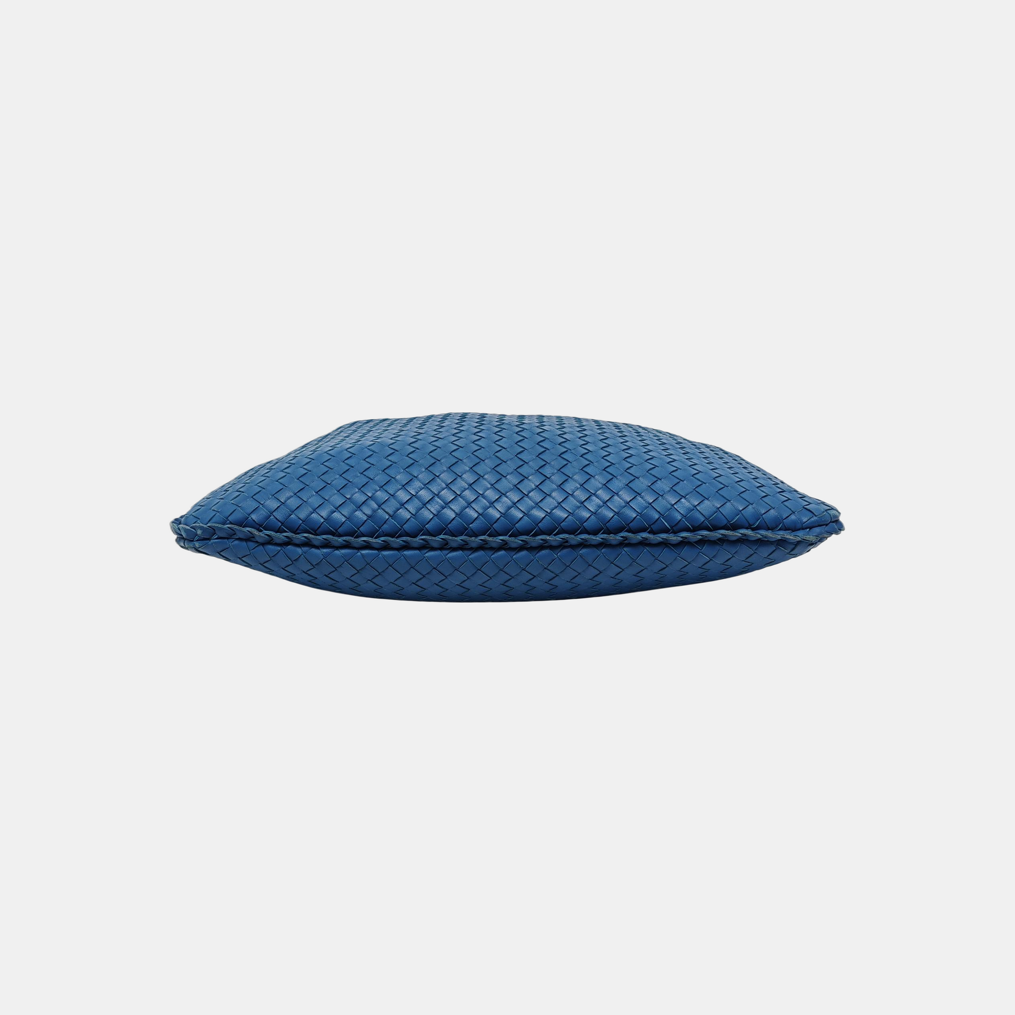 Veneta Large Calfskin Blue