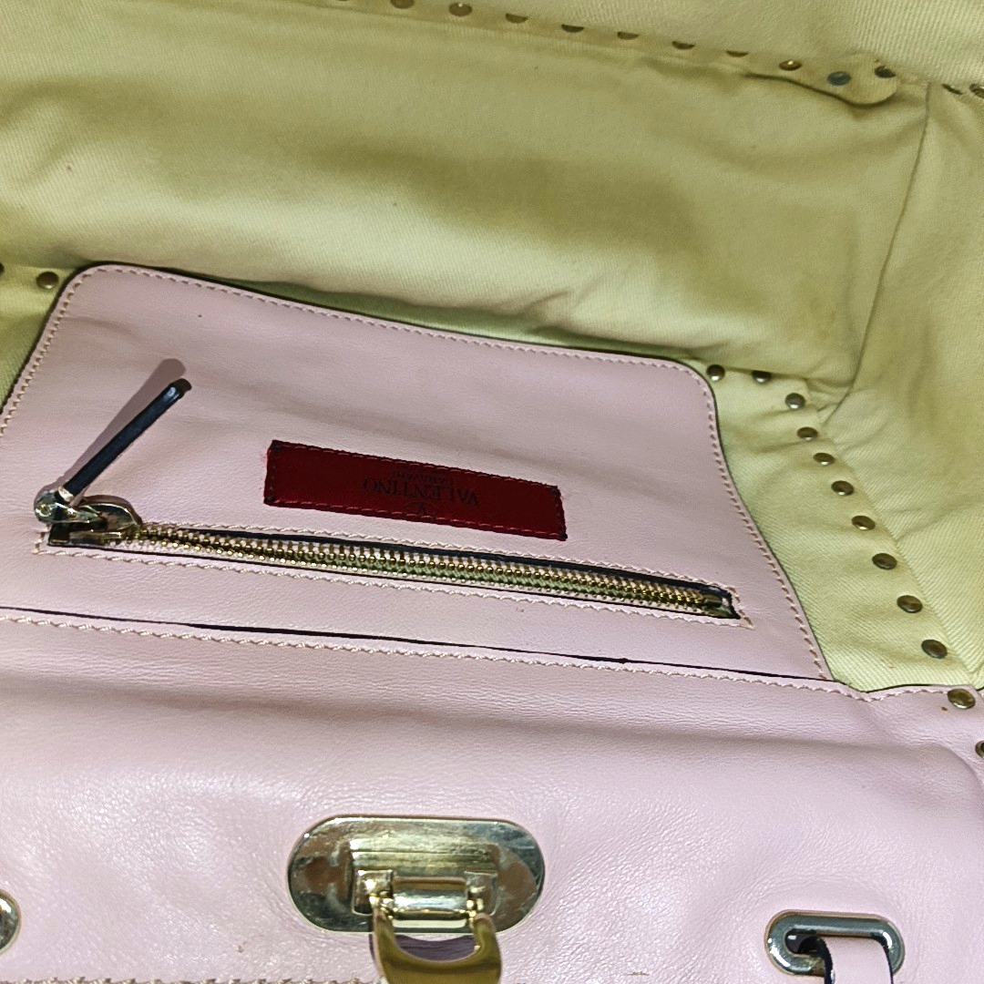 Rockstud Small Calfskin Pink