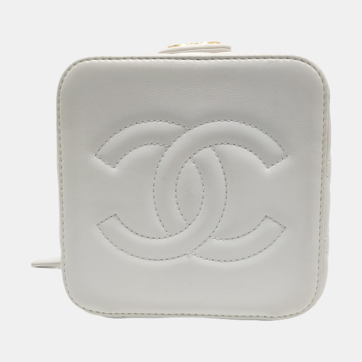 Authenticated pre-owned  VANITY CASE Small Quilted Calfskin White - Shoulder Bag at Looply