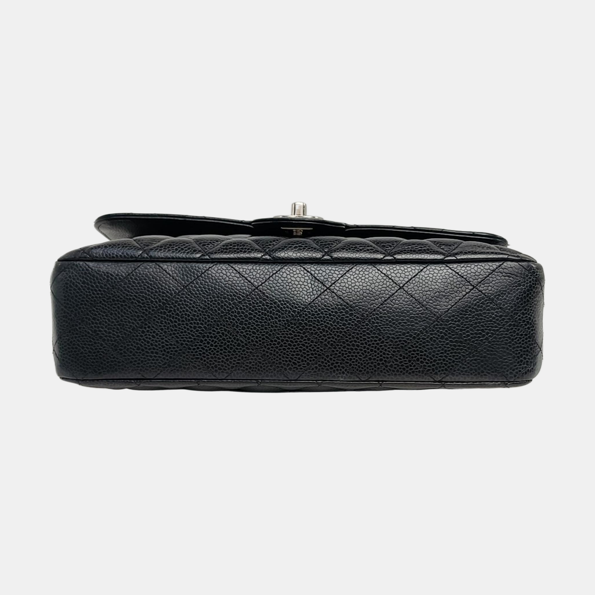 Authenticated pre-owned  CLASSIC FLAP Medium Quilted Grained Calfskin Black - Crossbody Bag at Looply